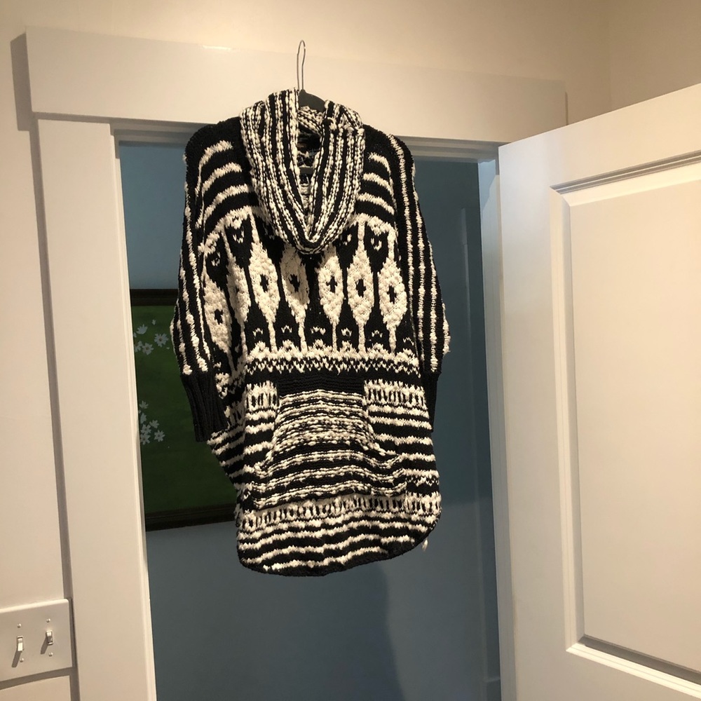 🤶Free People Cowl Neck Sweater